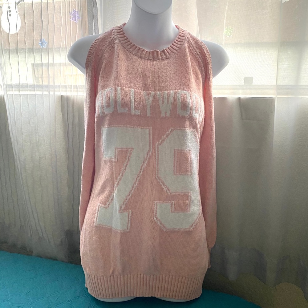 Forever 21 off the shoulder Hollywood 79 sweater medium pink